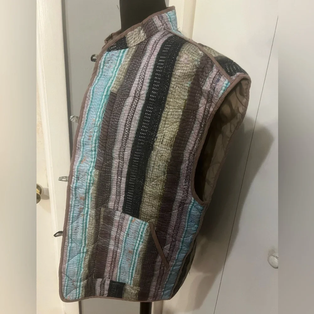 Reclaimed vintage unisex quilted vest in stripe - Picture 3 of 4